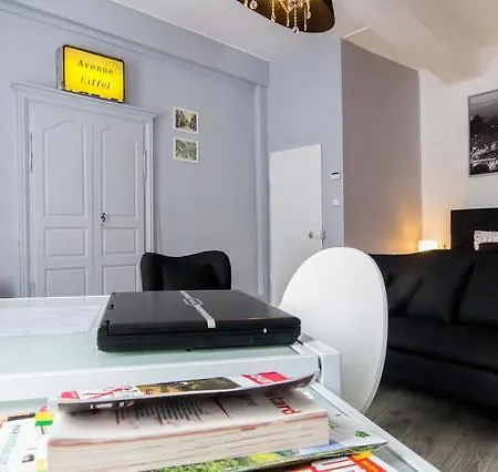 La Petite Bourgogne Apartment *
